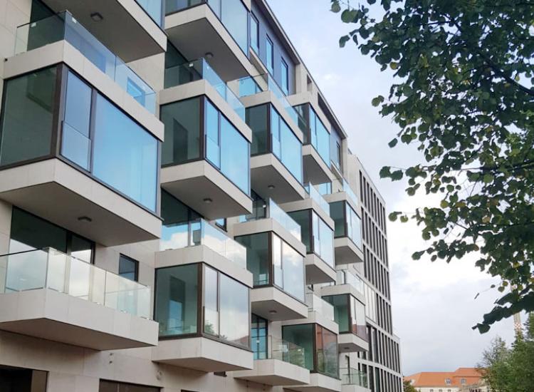 Ganzglasgeländer in Berlin Mitte von GLASAKTIV