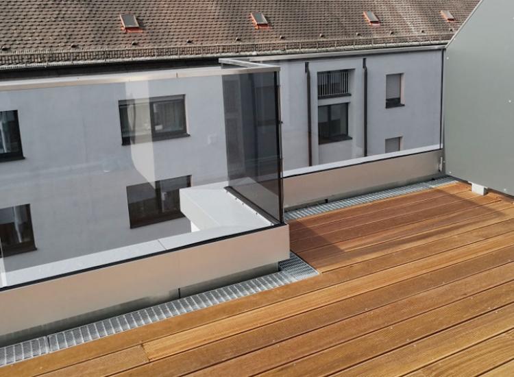 Ganzglasgeländer in München von GLASAKTIV